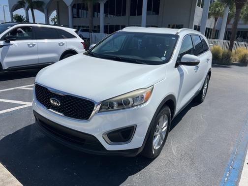 2016 Kia Sorento LX