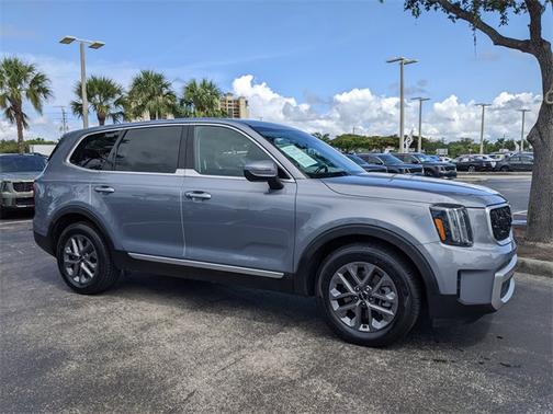 2023 Kia Telluride LX
