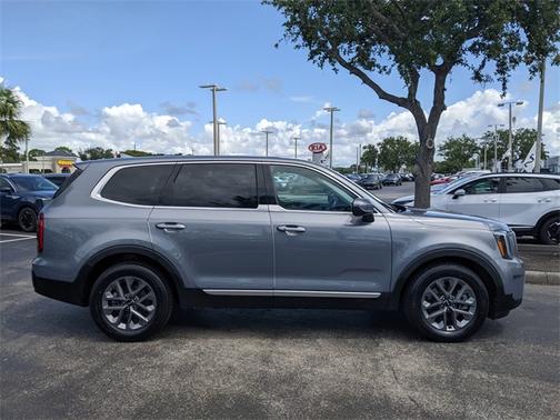 2023 Kia Telluride LX