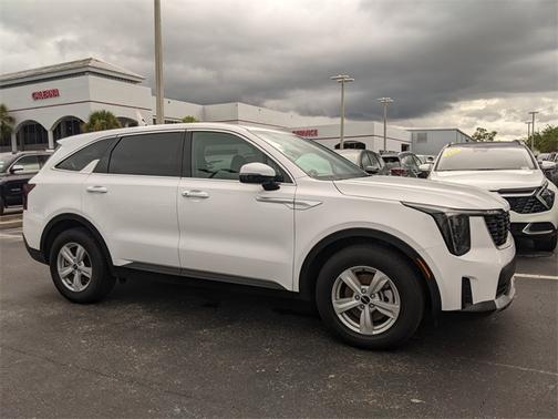 2025 Kia Sorento LX