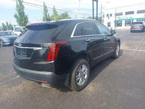 Stellar Black Metallic 2020 Cadillac XT5 Luxury