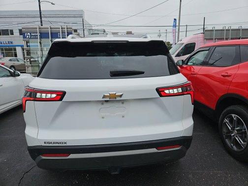 Summit White 2025 Chevrolet Equinox LT