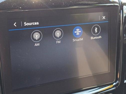 Summit White 2023 Chevrolet Traverse LT Cloth