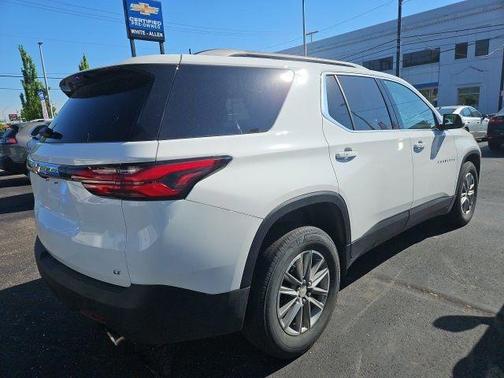 Summit White 2023 Chevrolet Traverse LT Cloth