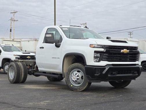 Summit White 2026 Chevrolet Silverado 3500 WT