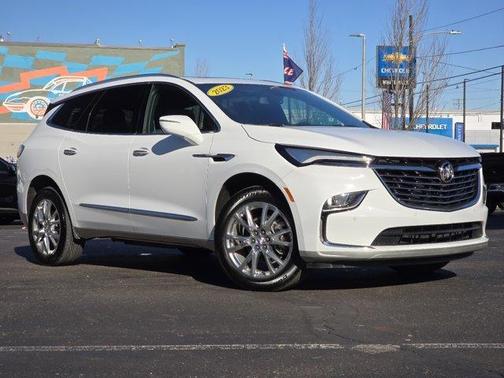2023 Buick Enclave Essence