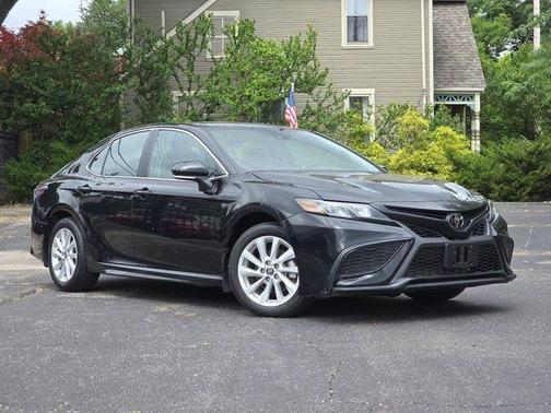 Midnight Black Metallic 2024 Toyota Camry SE
