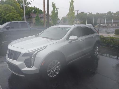 2022 Cadillac XT4 Premium Luxury