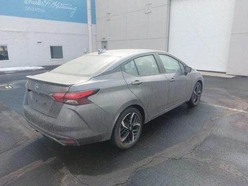 2024 Nissan Versa 1.6 SR