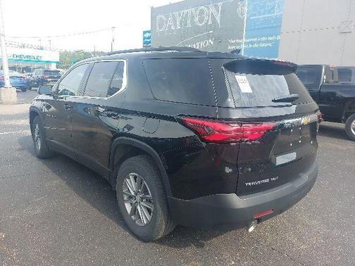 Mosaic Black Metallic 2023 Chevrolet Traverse LT Leather
