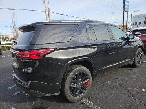 2023 Chevrolet Traverse Premier