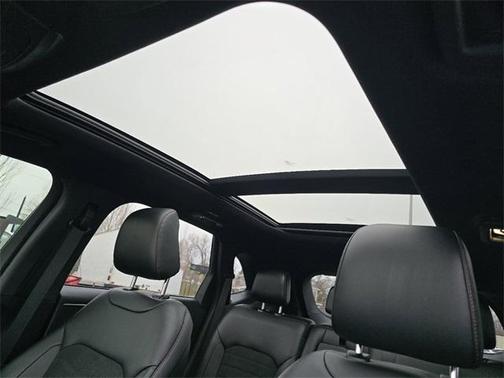 2022 Ford Edge ST Line