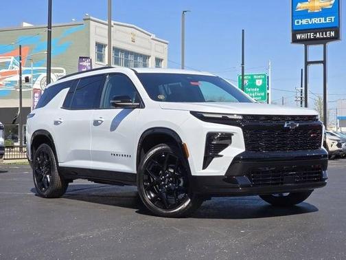 Polar White 2026 Chevrolet Traverse RS