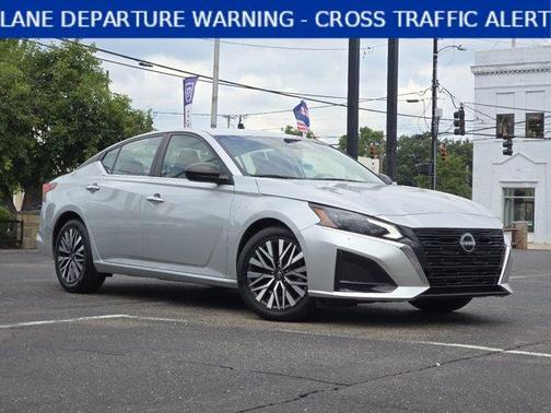 Brilliant Silver Metallic 2024 Nissan Altima 2.5 SV
