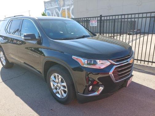 Photo 2 of 4 of 2019 Chevrolet Traverse LT Cloth