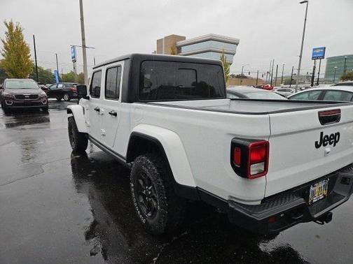 2022 Jeep Gladiator Sport
