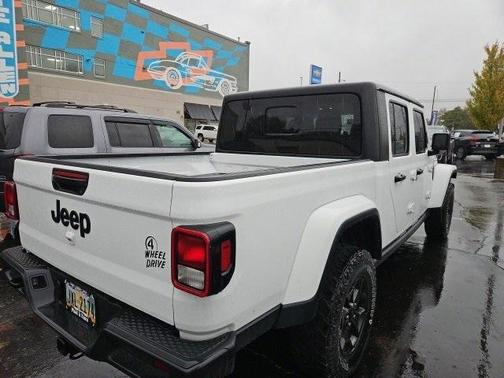 2022 Jeep Gladiator Sport