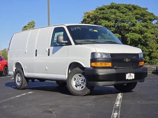 2025 Chevrolet Express 2500 Work Van