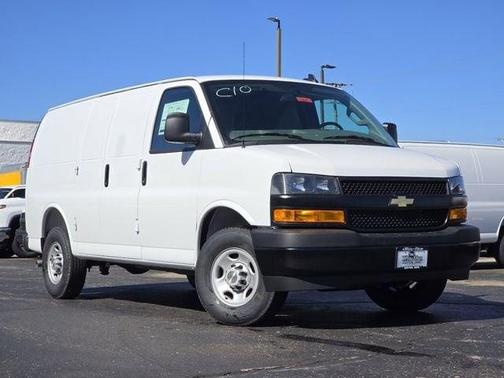 Summit White 2026 Chevrolet Express 2500 Work Van
