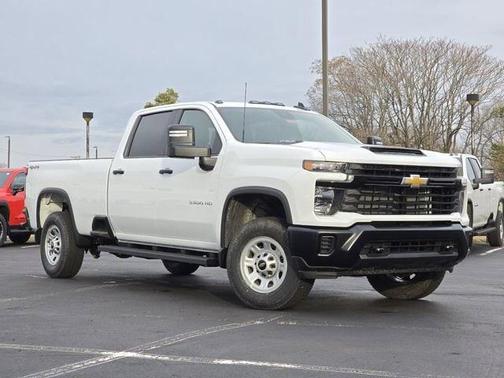 Summit White 2026 Chevrolet Silverado 3500 WT
