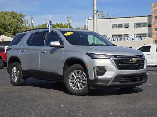 2022 Chevrolet Traverse LT Cloth