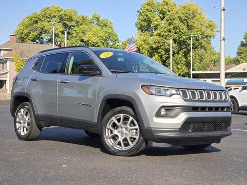 2022 Jeep Compass Latitude Lux