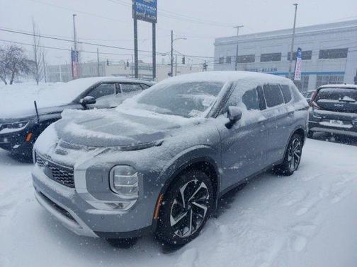 2024 Mitsubishi Outlander SE