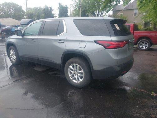 Sterling Gray Metallic 2023 Chevrolet Traverse LS