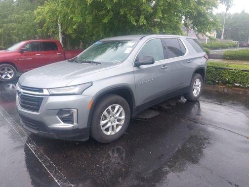 Sterling Gray Metallic 2023 Chevrolet Traverse LS