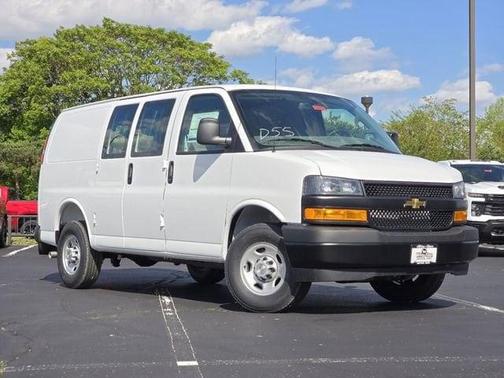 Summit White 2026 Chevrolet Express 2500 Work Van