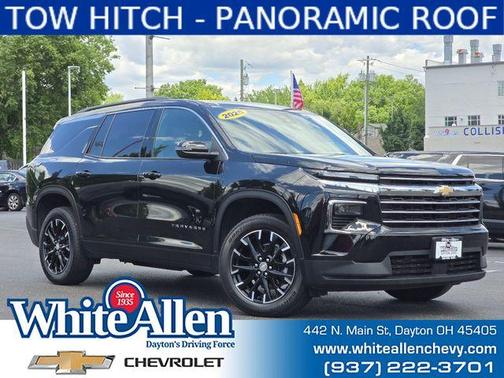 Mosaic Black Metallic 2025 Chevrolet Traverse LT