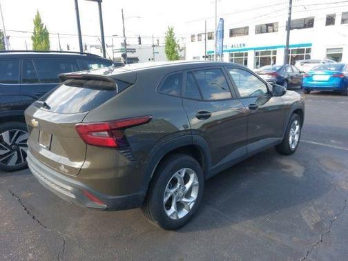 Harvest Gold / Bronze 2024 Chevrolet Trax LS