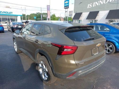 Harvest Gold / Bronze 2024 Chevrolet Trax LS