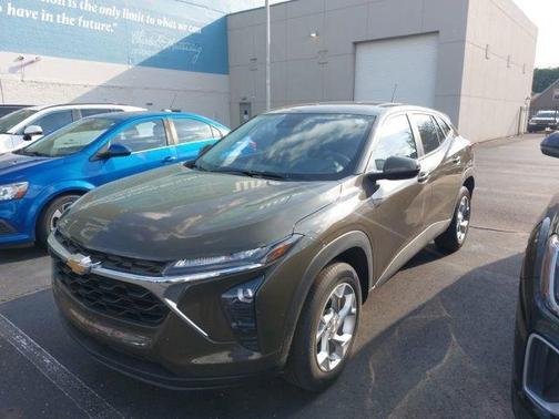 Harvest Gold / Bronze 2024 Chevrolet Trax LS