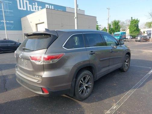 Predawn Gray Mica 2016 Toyota Highlander XLE