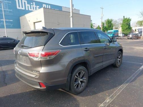 Predawn Gray Mica 2016 Toyota Highlander XLE