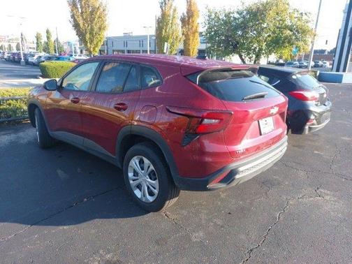 2025 Chevrolet Trax LS
