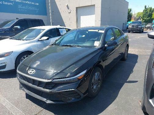 Black 2024 Hyundai ELANTRA SEL