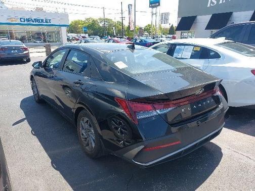 Black 2024 Hyundai ELANTRA SEL
