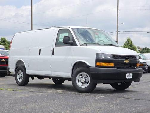 Summit White 2026 Chevrolet Express 2500 Work Van