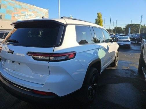 2023 Jeep Grand Cherokee L Laredo