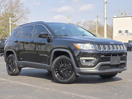 Diamond Black 2019 Jeep Compass Latitude