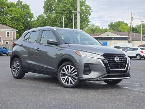 Gun Metallic 2024 Nissan Kicks SV