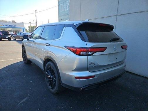 2022 Mitsubishi Outlander Black Edition