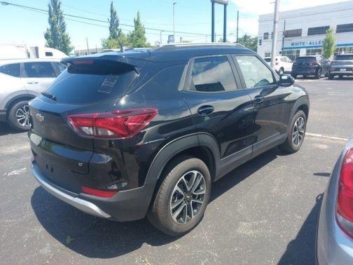 Mosaic Black Metallic 2024 Chevrolet Trailblazer LT
