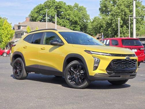 Nitro Yellow 2025 Chevrolet Trax ACTIV