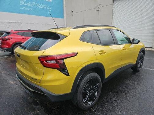 Nitro Yellow 2025 Chevrolet Trax ACTIV