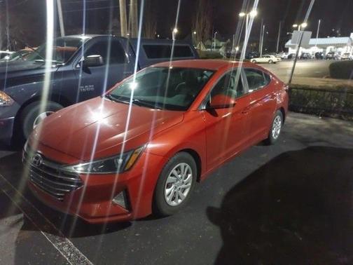 2019 Hyundai ELANTRA SE