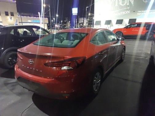2019 Hyundai ELANTRA SE