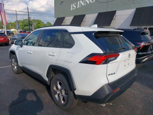 Ice 2024 Toyota RAV4 XLE